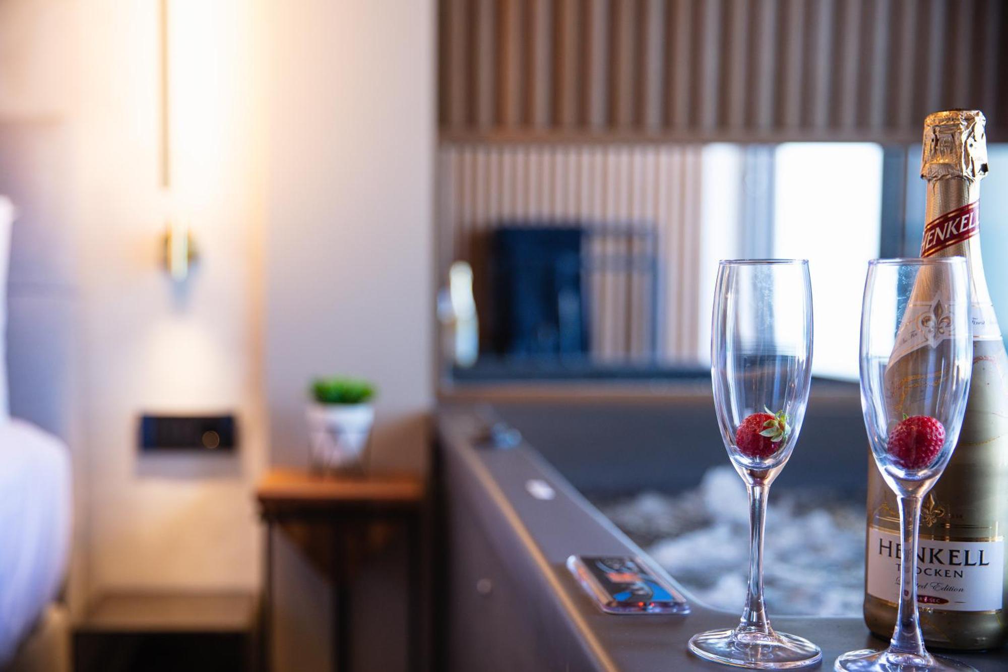 La Vie En Mer Apartments 레팀노 외부 사진
